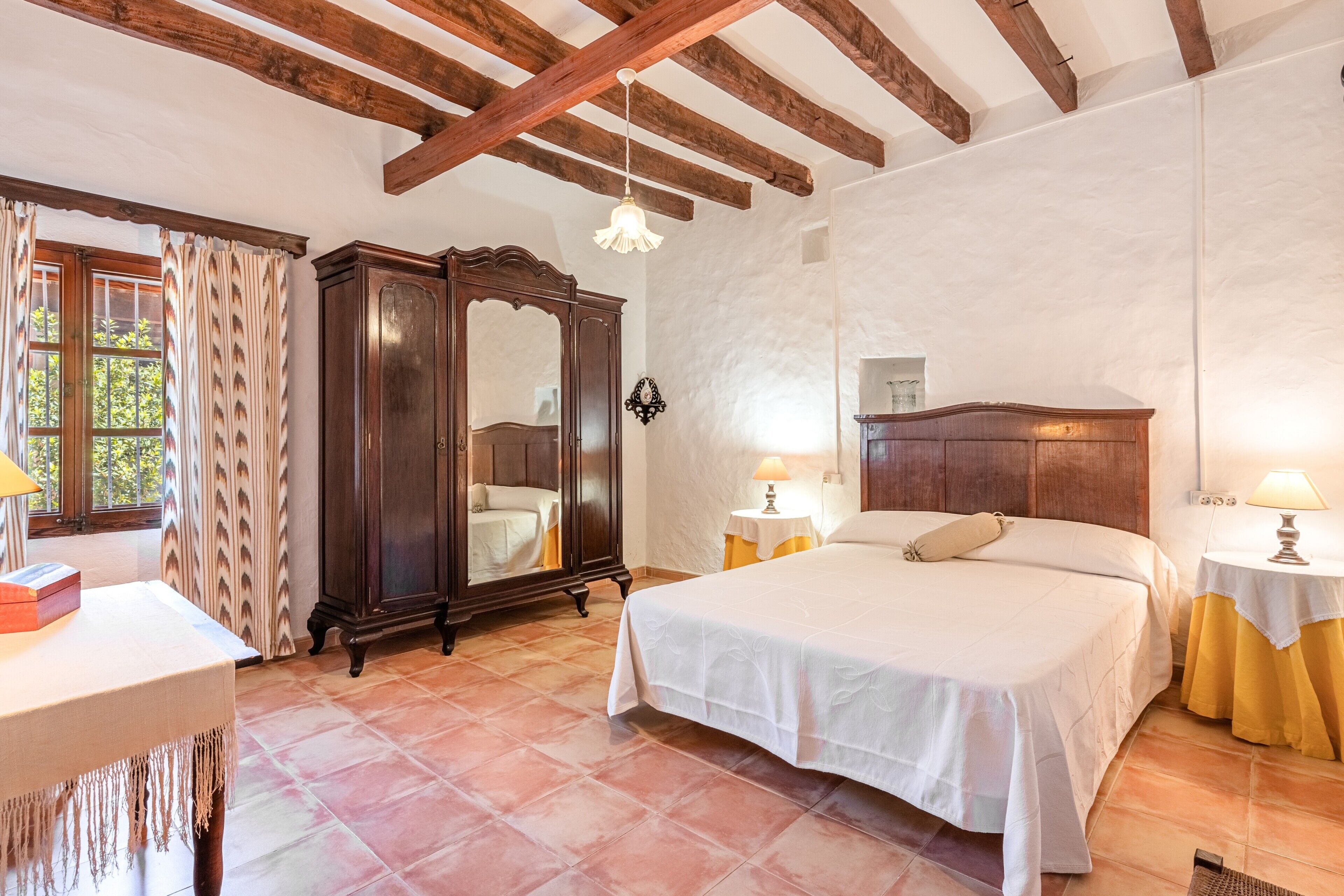 4 室のベッドルーム、アイロン / アイロン台、WiFi (無料)、ベッドシーツ