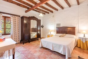 4 camere, ferro/asse da stiro, Wi-Fi gratuito, lenzuola