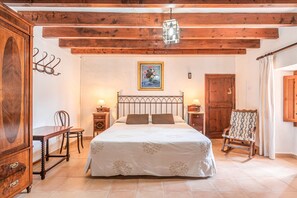4 Schlafzimmer, Bügeleisen/Bügelbrett, kostenloses WLAN, Bettwäsche
