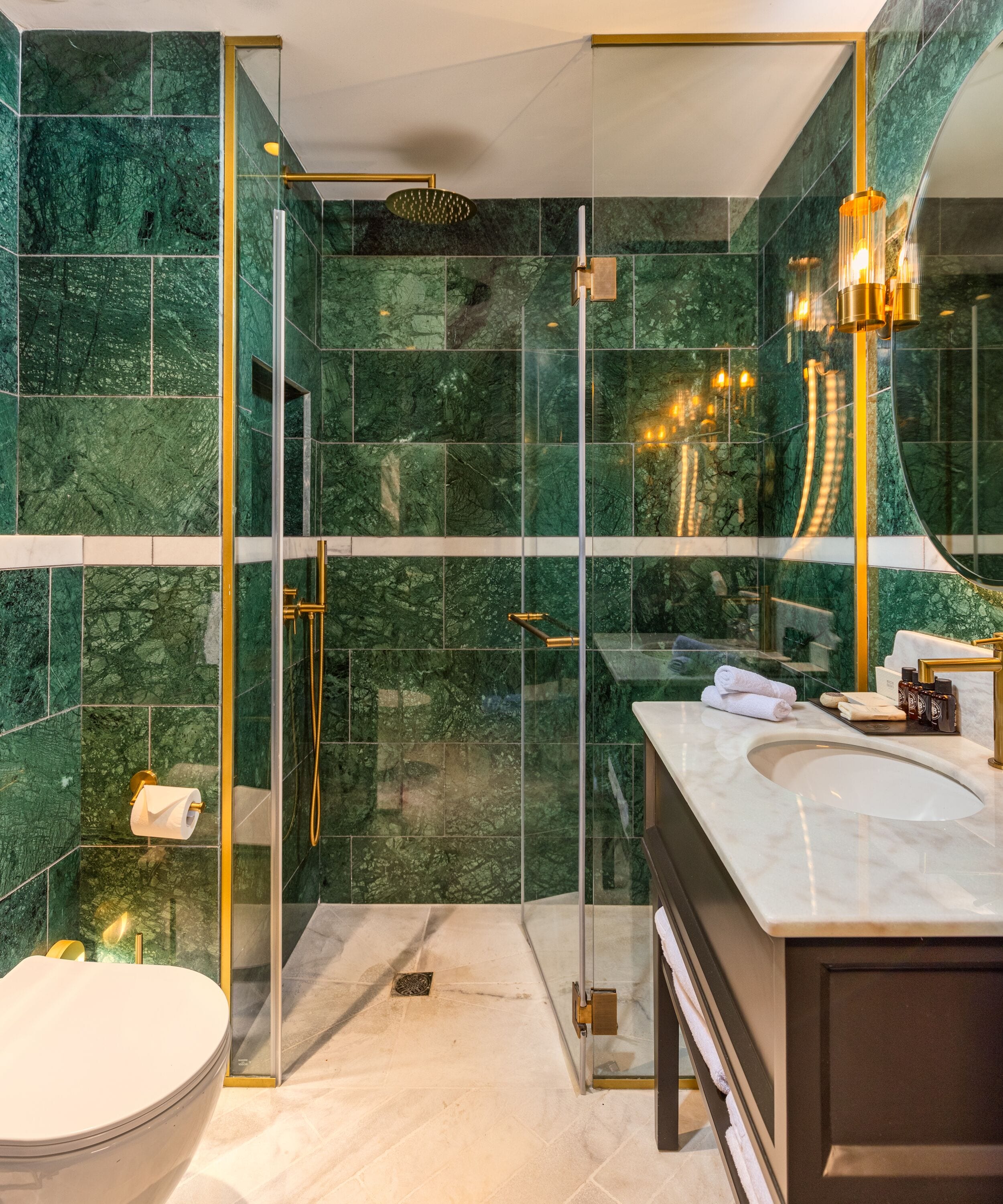 Foto - Debrah Brown, a member of Brown Hotels