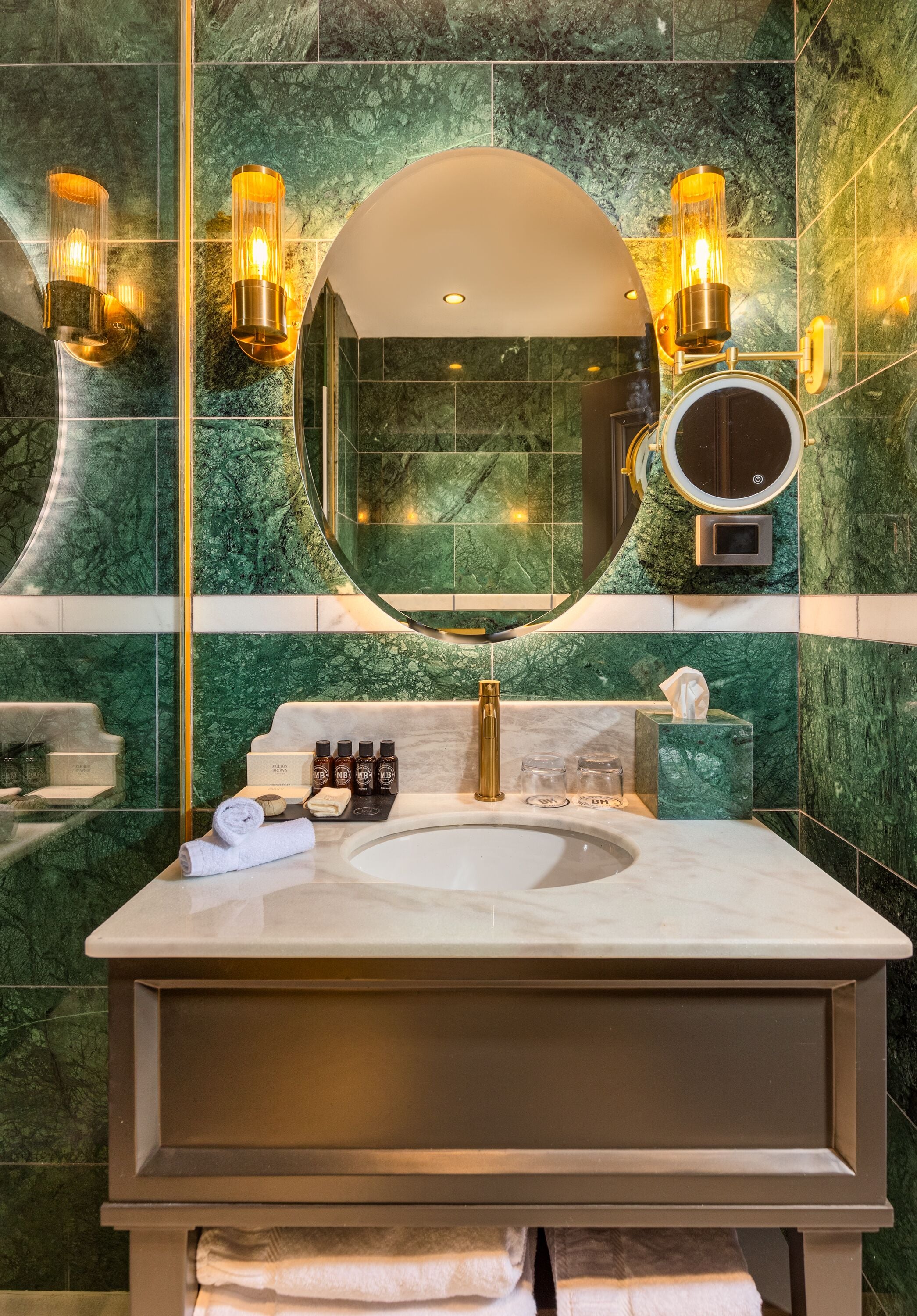 Foto - Debrah Brown, a member of Brown Hotels