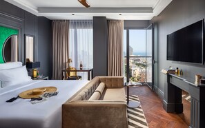 Executive Room, Sea View | Minibar, in-room safe, desk, laptop workspace - Debrah Brown (Tel Aviv)