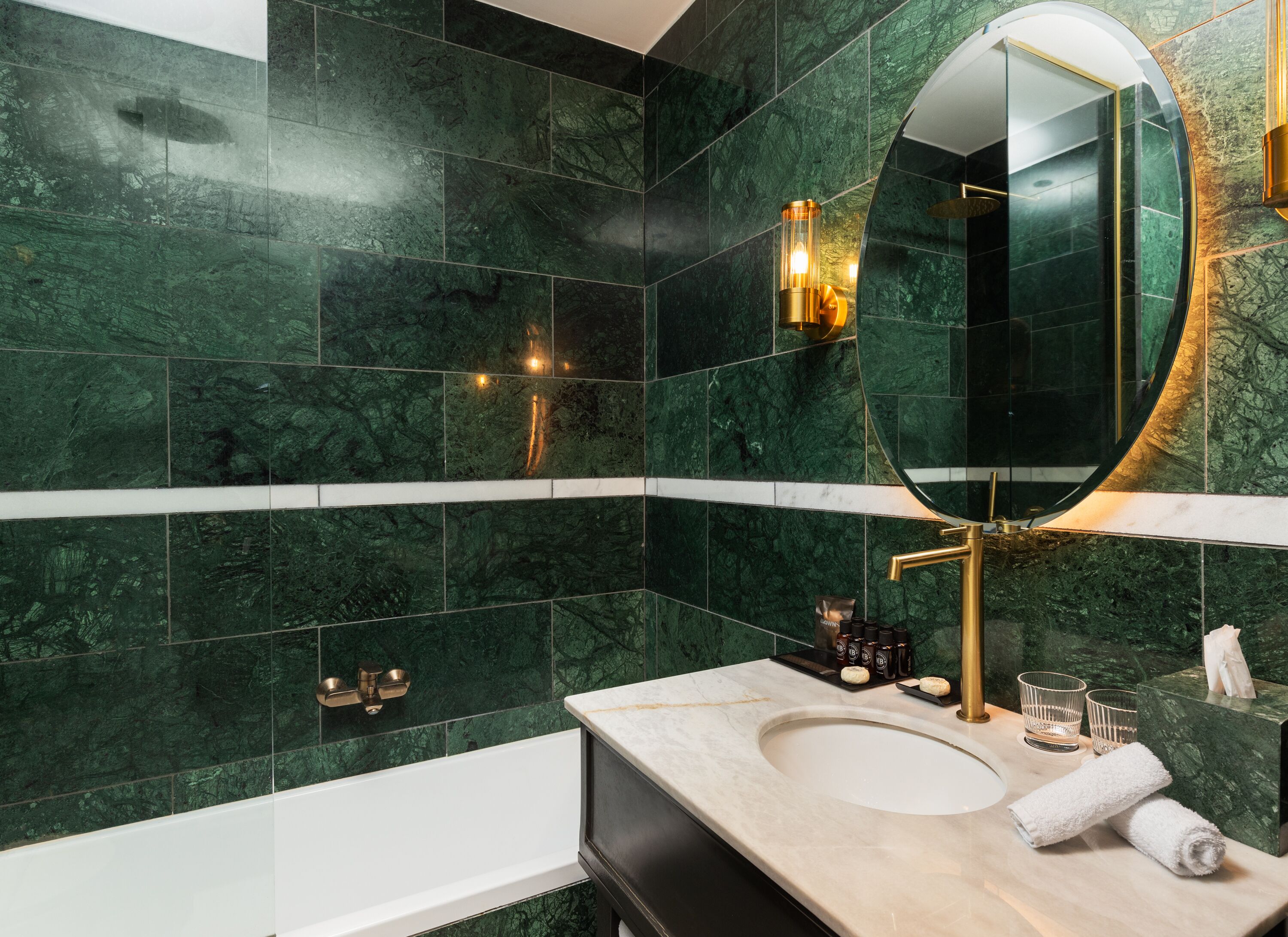 Foto - Debrah Brown, a member of Brown Hotels