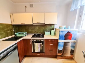Fridge, oven, dishwasher