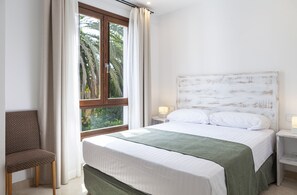 Chambre Standard Double ou avec lits jumeaux | Literie de qualité supérieure, couette en duvet d'oie, draps fournis