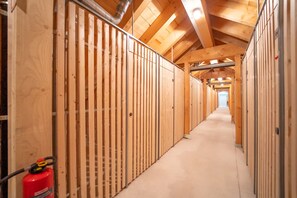 Interior - Feldberg Lodge Ferienwohnung: Skilift, Tiefgarage, Whirlpool, Skischrank, uvm (Feldberg (Schwarzwald))