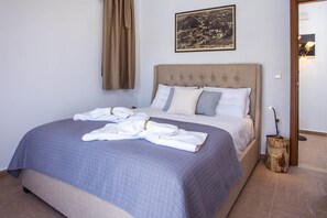 2 slaapkamers, geluiddichte muren, een strijkplank/strijkijzer