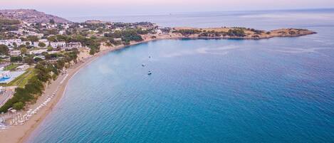 In Strandnähe, Liegestühle, Strandtücher