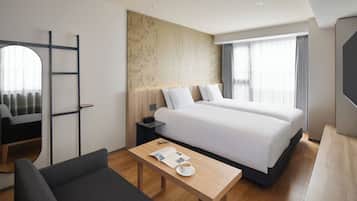 In-room safe, laptop workspace, blackout drapes, iron/ironing board