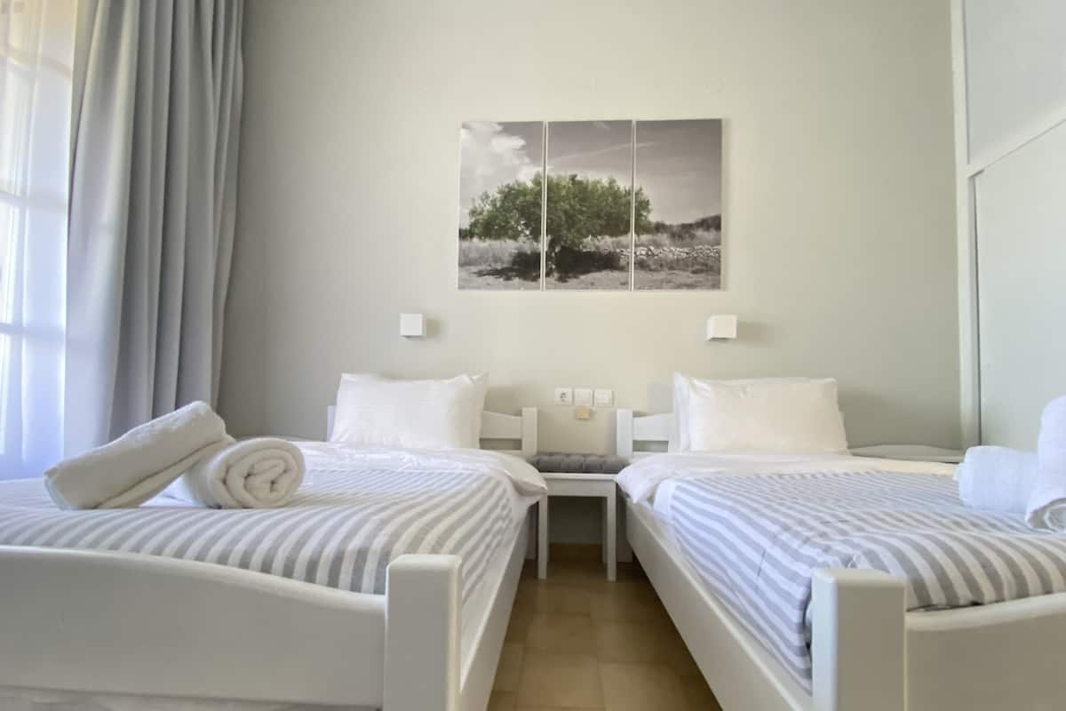 Basic Apartment | 2 bedrooms, desk, soundproofing, free WiFi