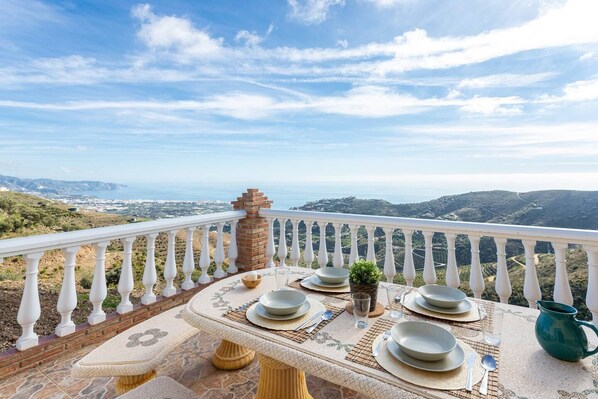 Outdoor dining - Villa Olympo by Solset (Torrox)