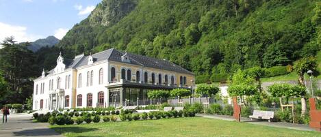 المنشأة من الخارج