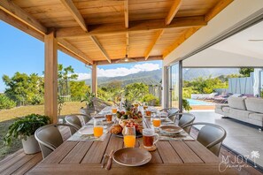 Outdoor dining - -- CASA HAWA**** -- (RAVINE DES CABRIS)