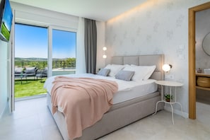 5 chambres, coffres-forts dans les chambres, fer et planche Ă repasser