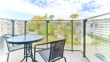 Apartment, 1 Bedroom (40) | Terrace/patio