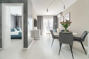 Appartement, 1 chambre (48) | Aire de séjour | Téléviseur à DEL de 50 po avec télévision par câble, téléviseur