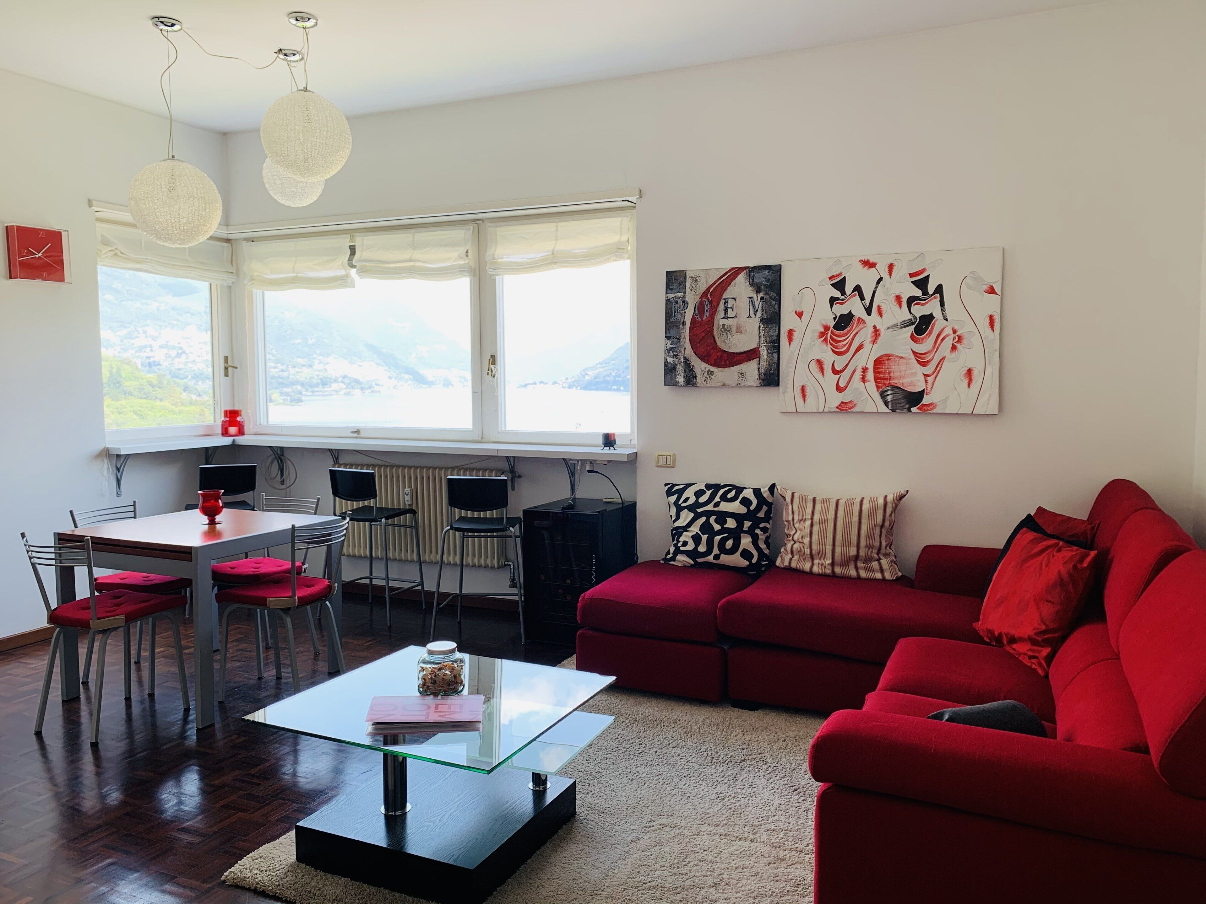 Look Giovane per una Casa Vista Lago