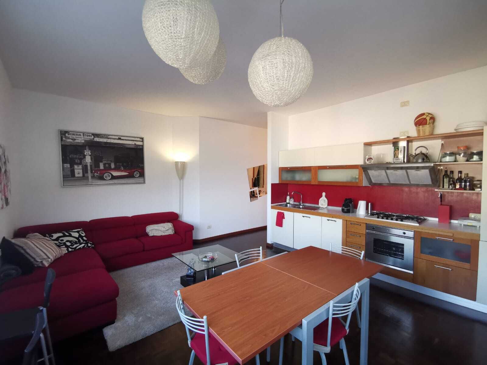 Look Giovane per una Casa Vista Lago