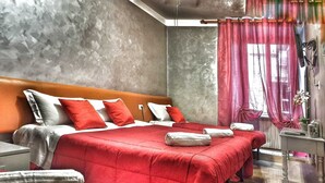 Deluxe Quadruple Room | WiFi (free) - Unique Guesthouse (Rome)