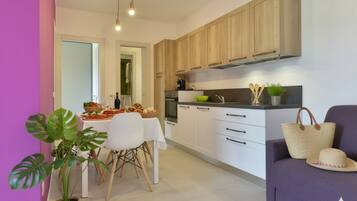 Apartment, 2 Schlafzimmer, Erdgeschoss | Eigene Küche