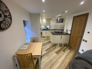 Fridge, microwave, oven, stovetop - Stable Cottage (Moffat)