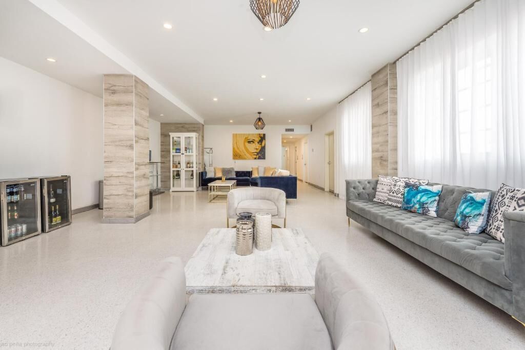 Prime Florida Location! Garden, Short Drive to Miami Downtown or Wynwood!