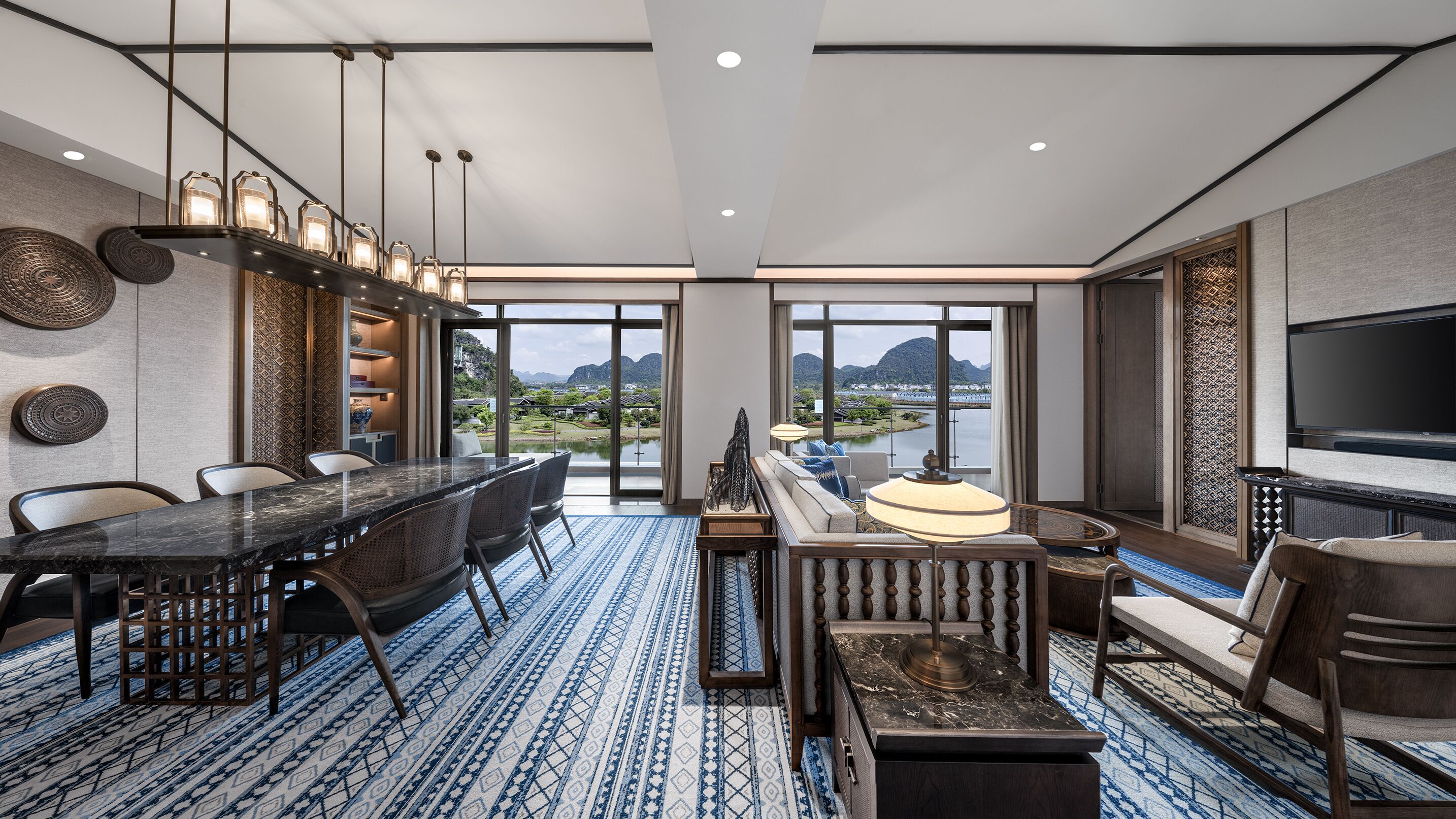 Suite Deluxe, vista al lago (Superior) | Caja de seguridad en la habitación y decoración personalizada 