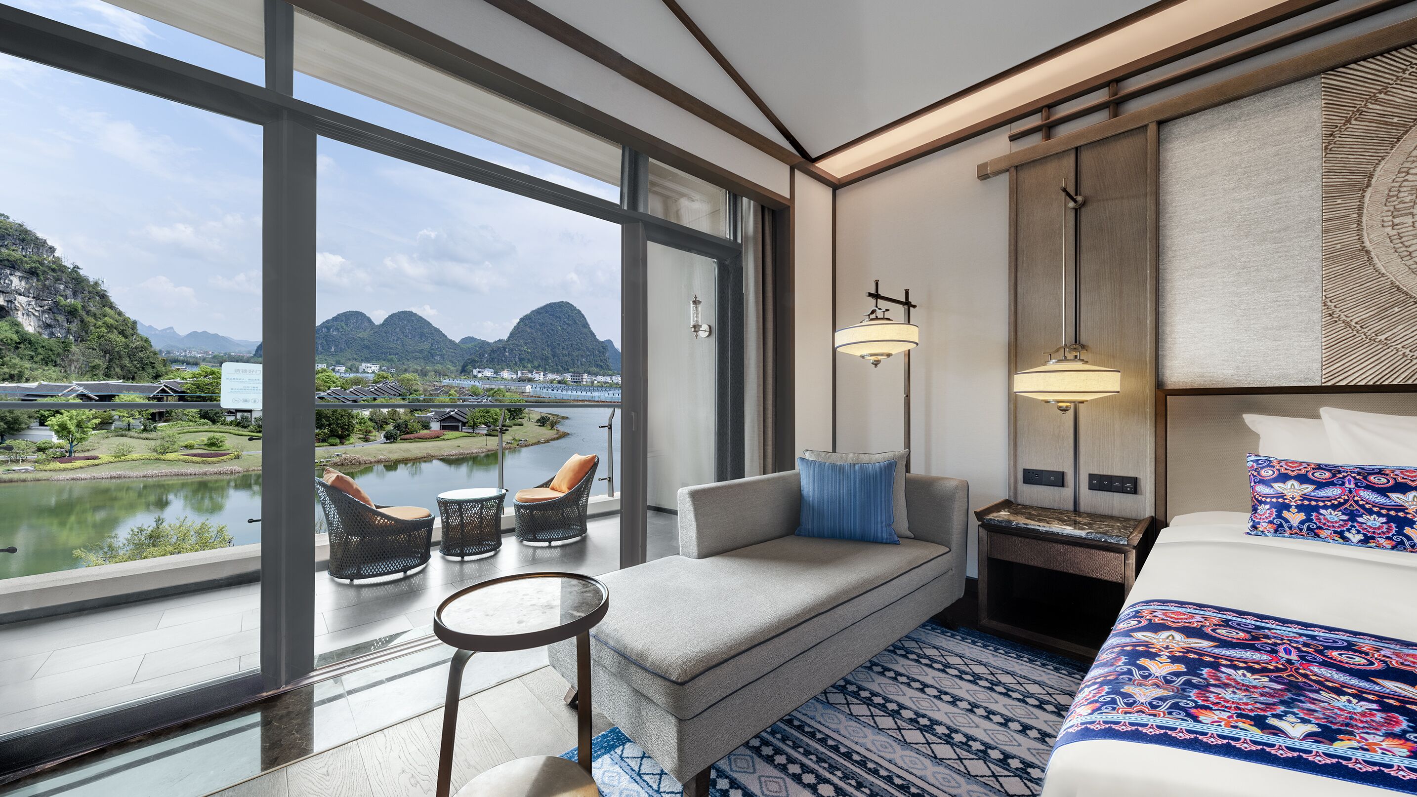 Superior Deluxe Suite - Lake View | View from room