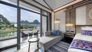 Superior Deluxe Suite - Lake View | View from room