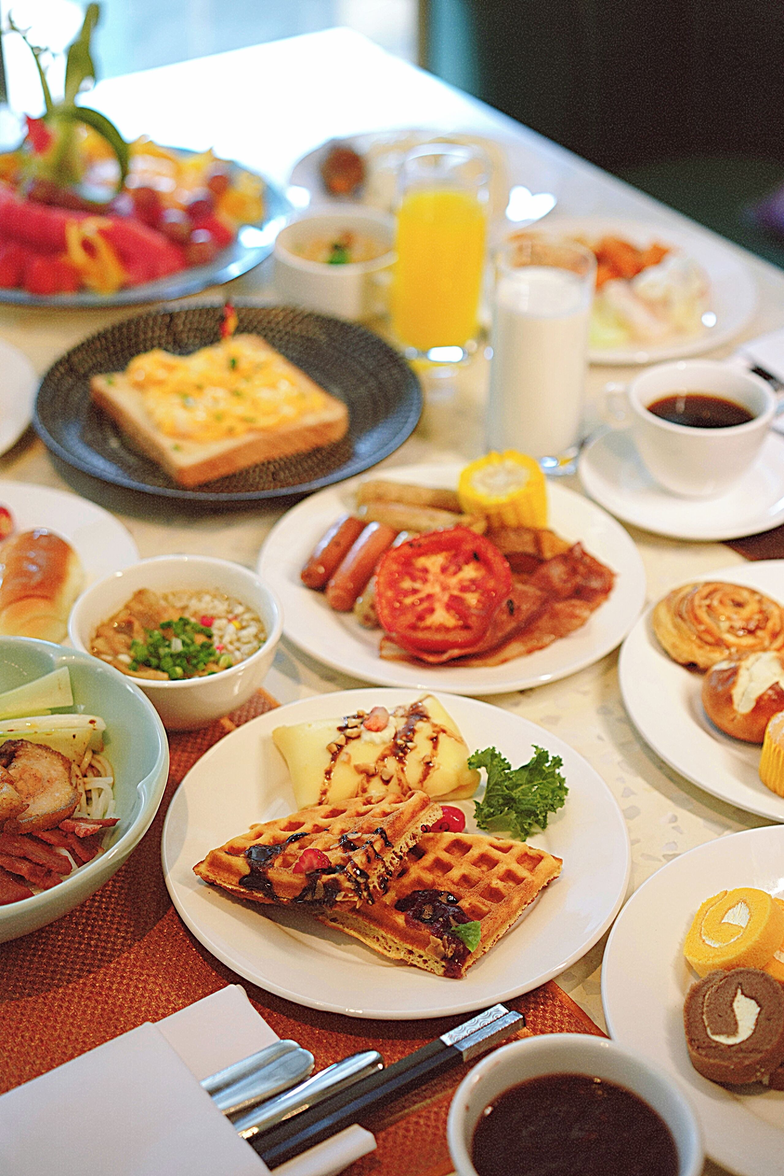 Bữa sáng buffet hàng ngày với phụ phí nhỏ 