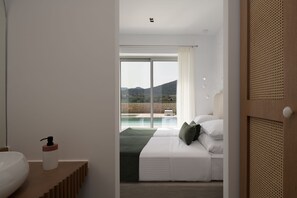 4 bedrooms, in-room safe, iron/ironing board, travel crib
