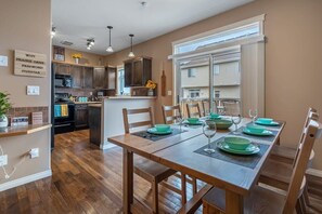 Dining - Prairie Oasis | Sleeps 16+ | BBQ, Fireplace & Loft! (Sylvan Lake)