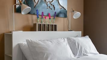 5 habitaciones, tabla de planchar con plancha, wifi y ropa de cama