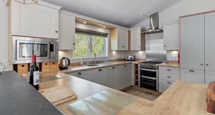 St Mary's View - Luxury Lodge, Close to Beach