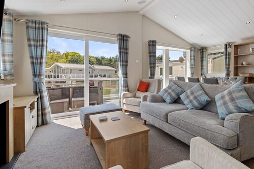 St Mary's View - Luxury Lodge, Close to Beach