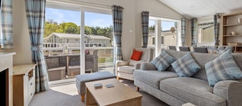 St Mary's View - Luxury Lodge, Close to Beach