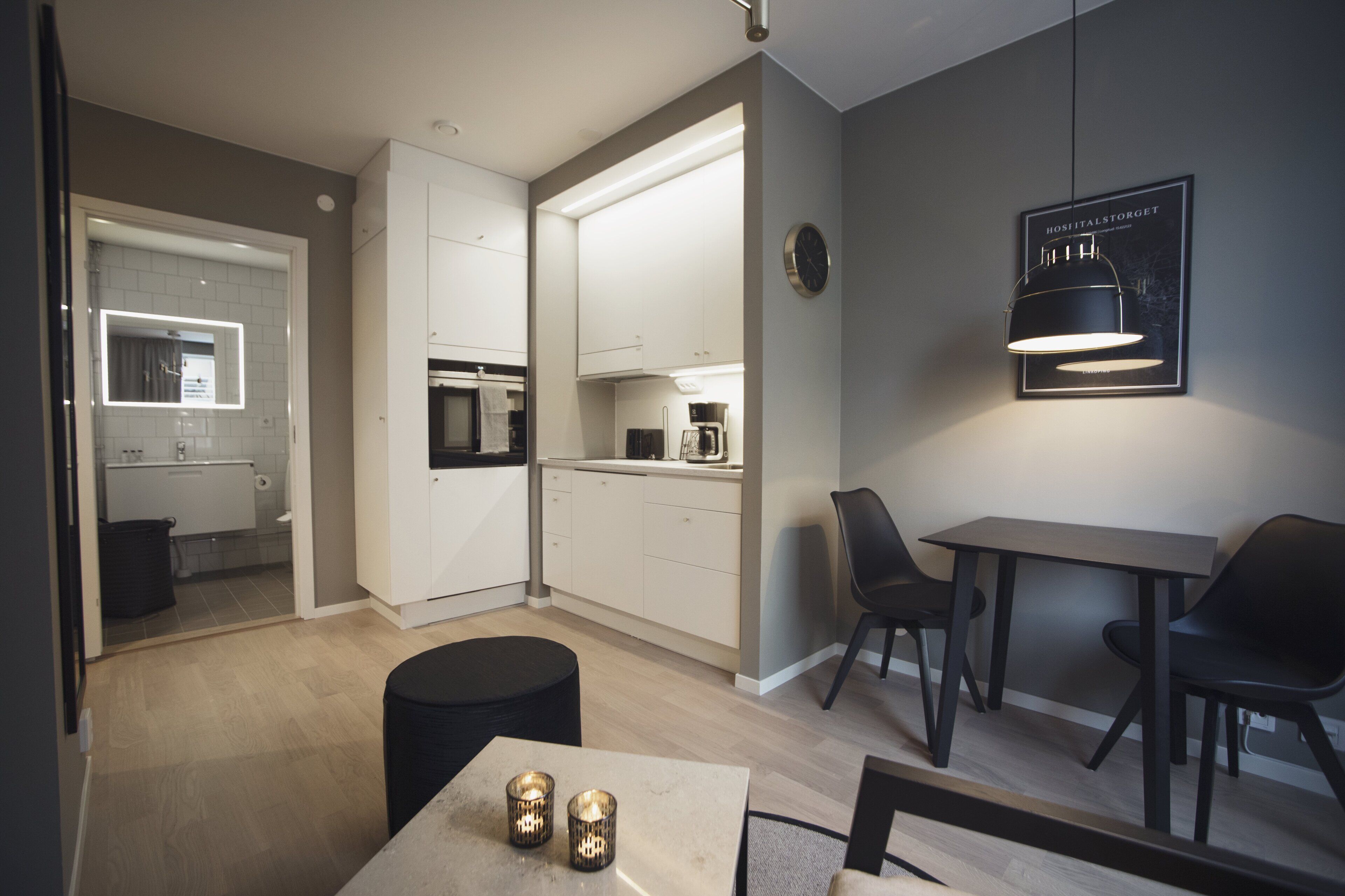 One Room Superior Apartment | Eget kök | Kylskåp, mikrovågsugn, ugn och spishäll