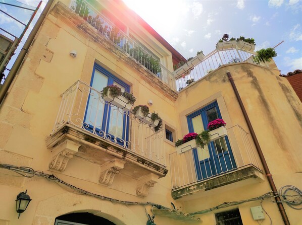 Facciata della struttura