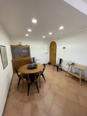 Dining - Splendid apartment with breathtaking sea view, close to all amenities (Calvi)