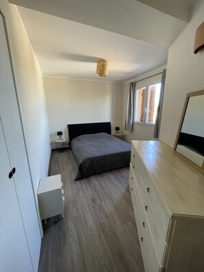 3 bedrooms, iron/ironing board, free WiFi, bed sheets - Splendid apartment with breathtaking sea view, close to all amenities (Calvi)