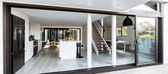 BEACH & CAFES - FIREPLACE - AIR CON - PETS