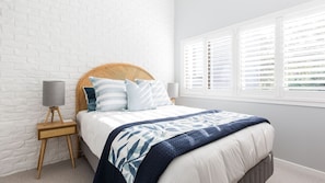 3 bedrooms, iron/ironing board, Internet, bed sheets