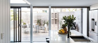 BEACH & CAFES - FIREPLACE - AIR CON - PETS