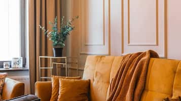 City Apartment | Living room | 40-inch LCD TV with cable channels, TV