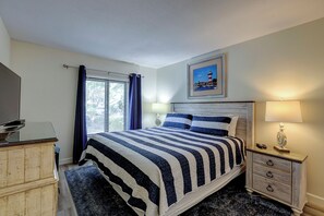 1 chambre, fer et planche à repasser, accès Internet, draps fournis