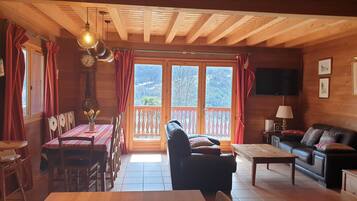 Televisio, takka, DVD-soitin