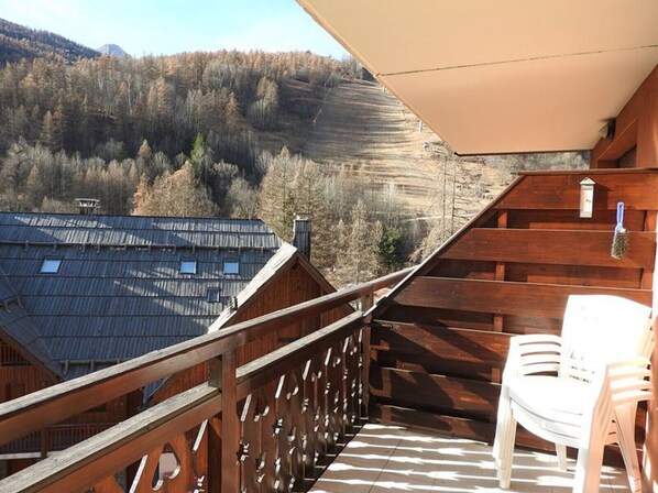 Property grounds - AT THE FEET OF THE SKI SLOPES- FLAT  4 PEOPLE (Chantemerle)