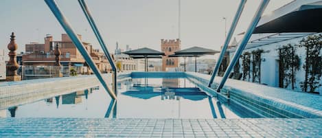 Piscine extérieure (ouverte en saison)