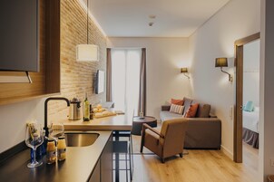 Apartamento básico | Zona de estar | Una televisión LED