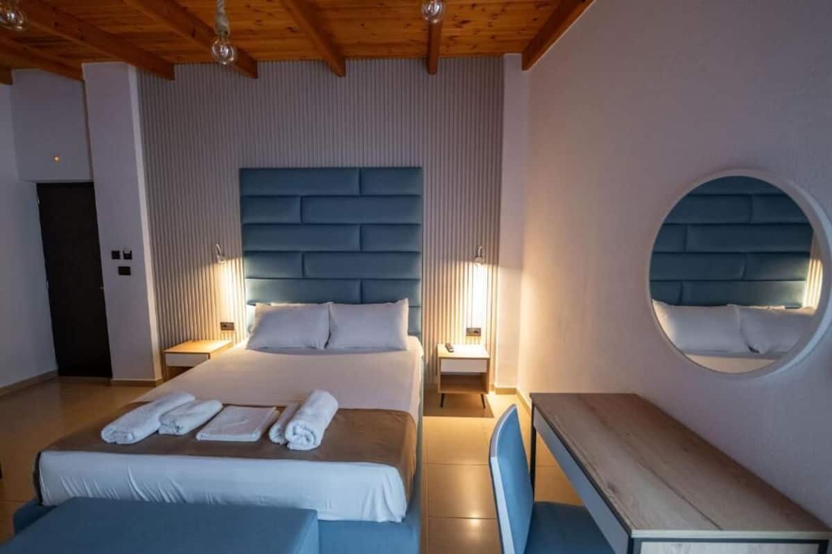 Doppelzimmer, Whirlpool | 1 Schlafzimmer, kostenloses WLAN, Bettwäsche